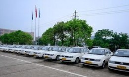 广州驾校爆料新闻最新,学员权益受损，行业乱象亟待整治